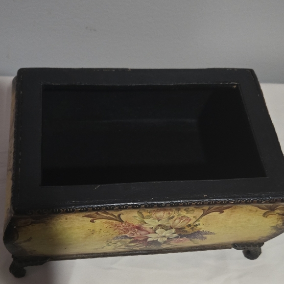 Floral Decorative Box with Lid - Picture 3 of 12